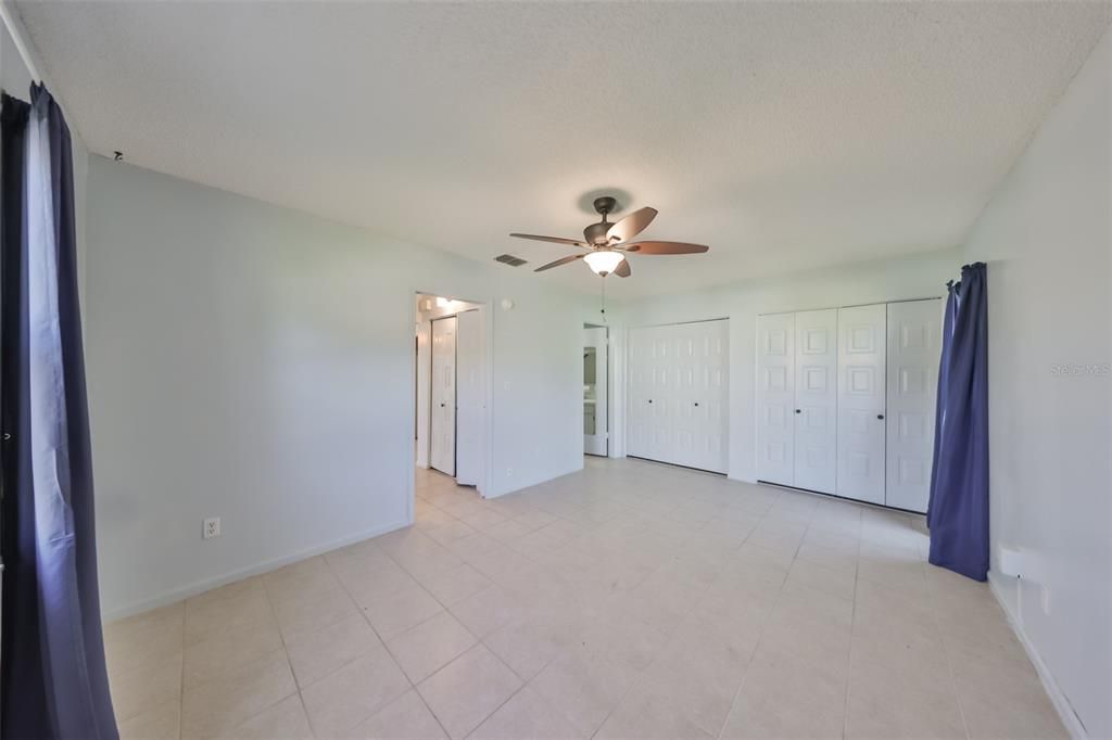 For Sale: $114,000 (1 beds, 1 baths, 960 Square Feet)