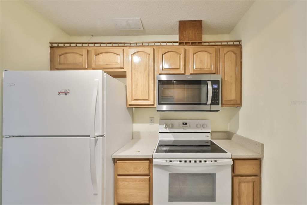 For Sale: $114,000 (1 beds, 1 baths, 960 Square Feet)