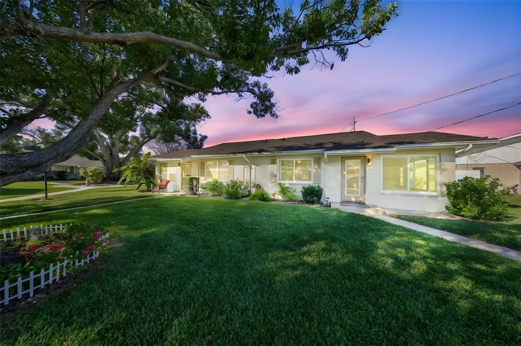 For Sale: $114,000 (1 beds, 1 baths, 960 Square Feet)