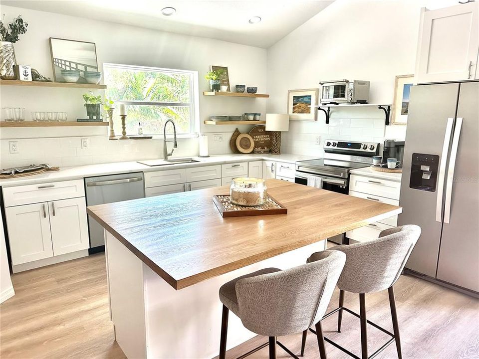 待售: $5,950,000 (6 贝兹, 5 浴室, 4250 平方英尺)