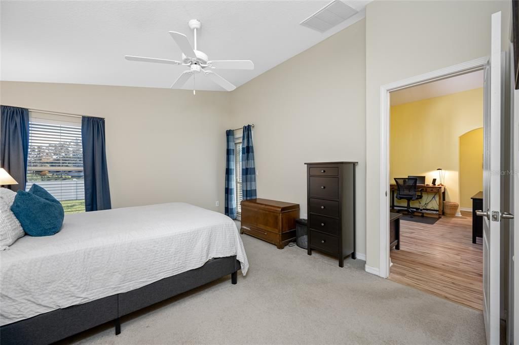 For Sale: $369,900 (4 beds, 3 baths, 1911 Square Feet)