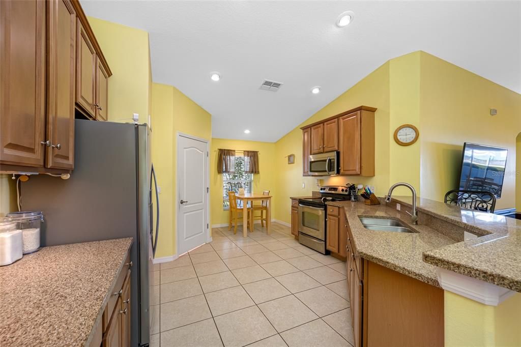 For Sale: $369,900 (4 beds, 3 baths, 1911 Square Feet)