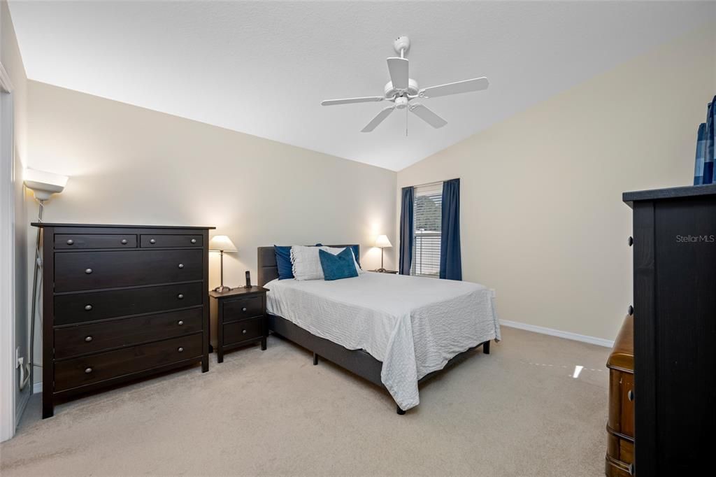 For Sale: $369,900 (4 beds, 3 baths, 1911 Square Feet)