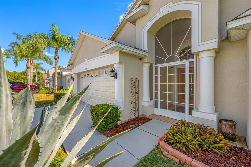 For Sale: $369,900 (4 beds, 3 baths, 1911 Square Feet)