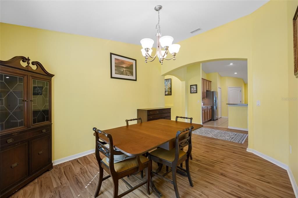 For Sale: $369,900 (4 beds, 3 baths, 1911 Square Feet)