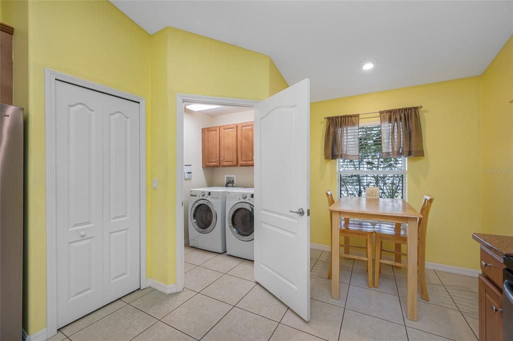 For Sale: $369,900 (4 beds, 3 baths, 1911 Square Feet)