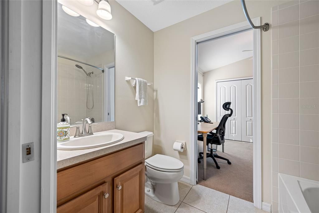 For Sale: $369,900 (4 beds, 3 baths, 1911 Square Feet)