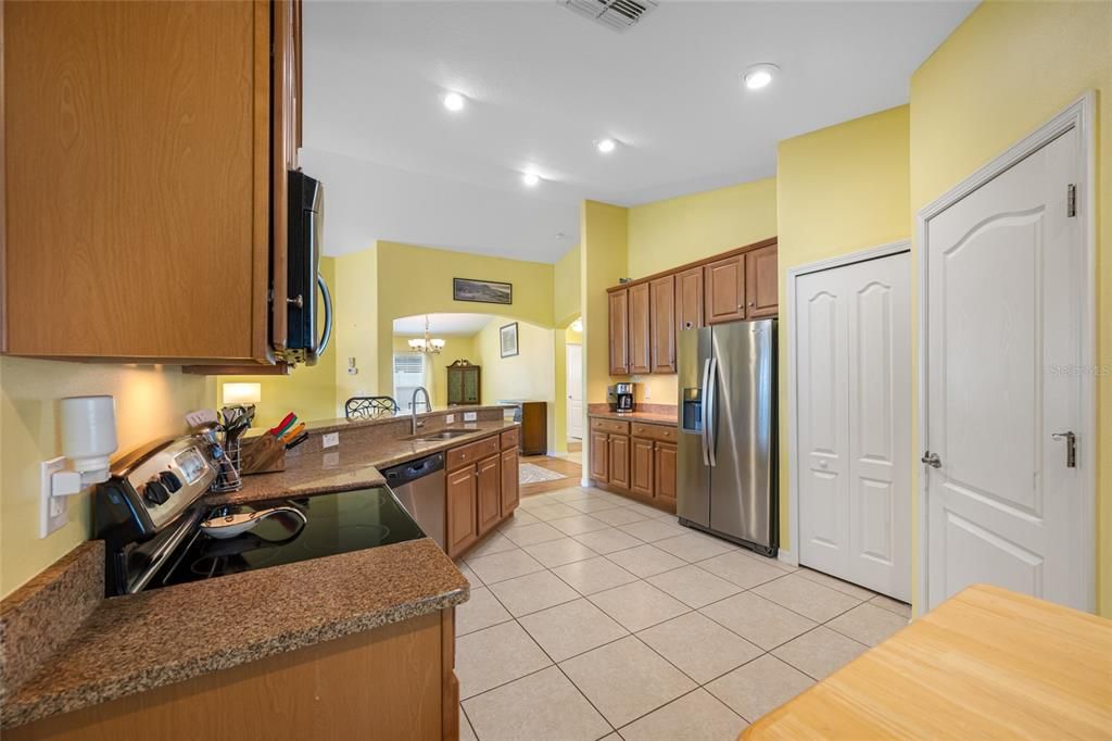 For Sale: $369,900 (4 beds, 3 baths, 1911 Square Feet)