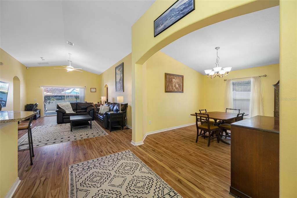 For Sale: $369,900 (4 beds, 3 baths, 1911 Square Feet)