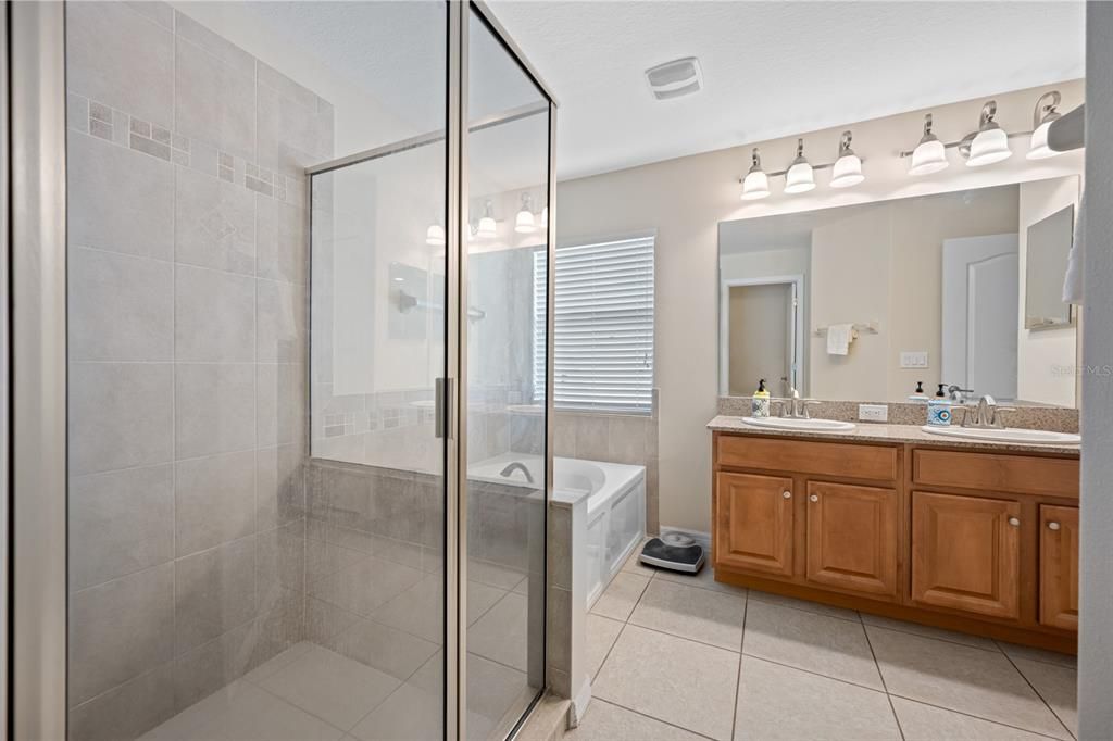 For Sale: $369,900 (4 beds, 3 baths, 1911 Square Feet)