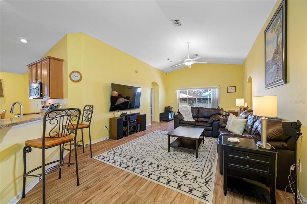 For Sale: $369,900 (4 beds, 3 baths, 1911 Square Feet)