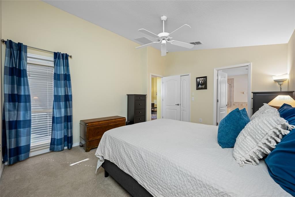 For Sale: $369,900 (4 beds, 3 baths, 1911 Square Feet)