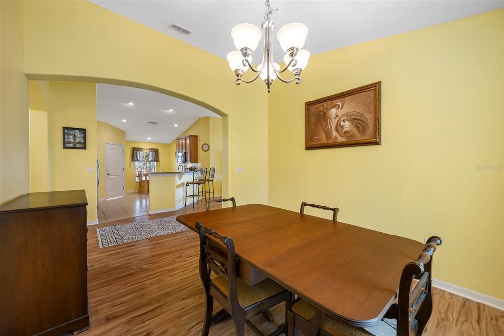 For Sale: $369,900 (4 beds, 3 baths, 1911 Square Feet)