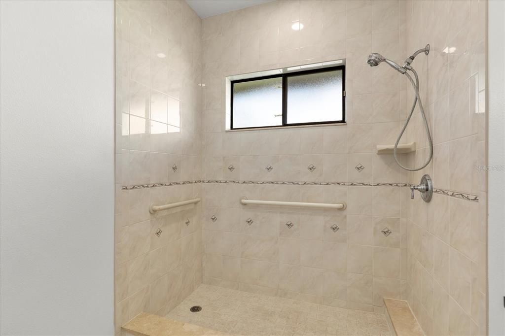 На продажу: $449,000 (3 спален, 2 ванн, 1616 Квадратных фут)