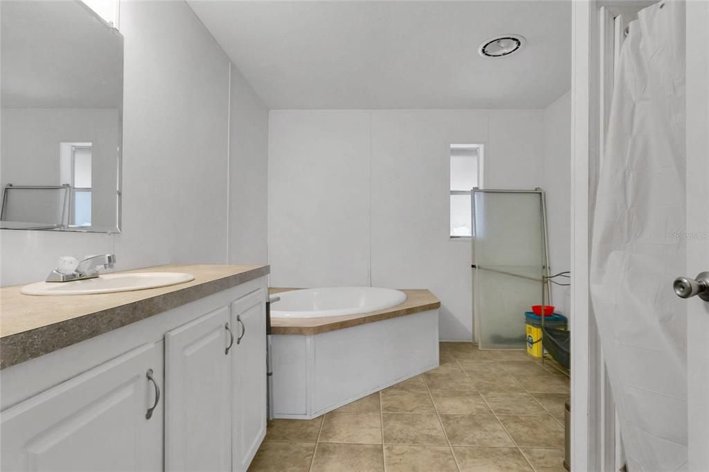 For Sale: $155,000 (4 beds, 2 baths, 1620 Square Feet)