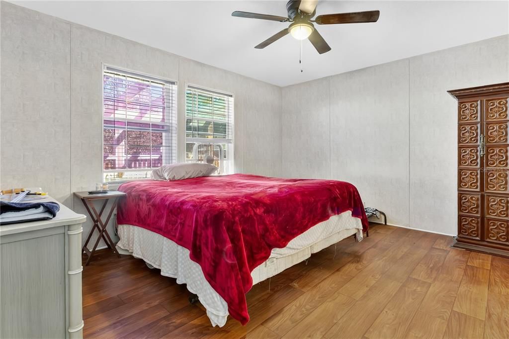 For Sale: $155,000 (4 beds, 2 baths, 1620 Square Feet)