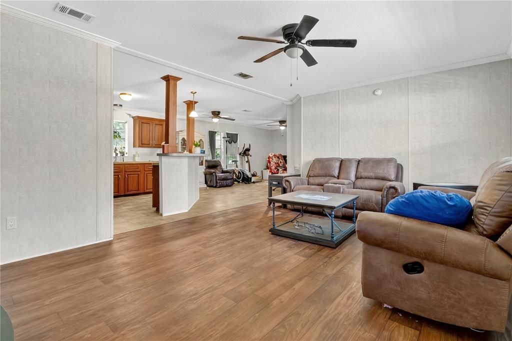 For Sale: $155,000 (4 beds, 2 baths, 1620 Square Feet)