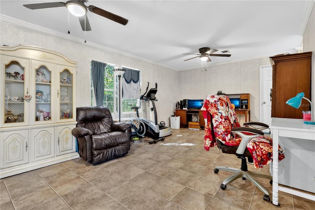 For Sale: $155,000 (4 beds, 2 baths, 1620 Square Feet)