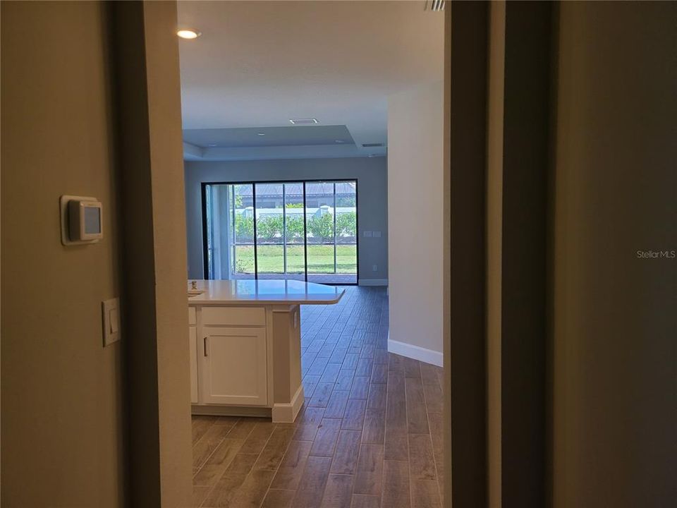 Под контрактом: $3,200 (2 спален, 2 ванн, 1558 Квадратных фут)