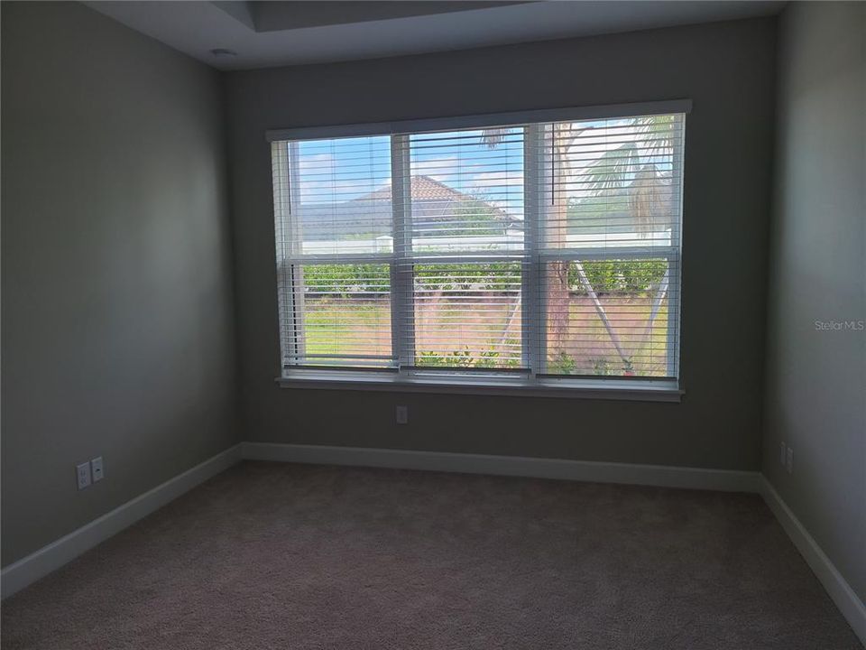 Под контрактом: $3,200 (2 спален, 2 ванн, 1558 Квадратных фут)