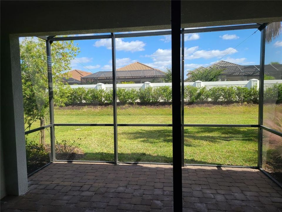 Под контрактом: $3,200 (2 спален, 2 ванн, 1558 Квадратных фут)