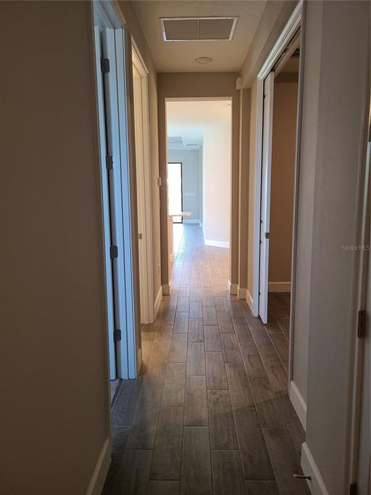 Под контрактом: $3,200 (2 спален, 2 ванн, 1558 Квадратных фут)