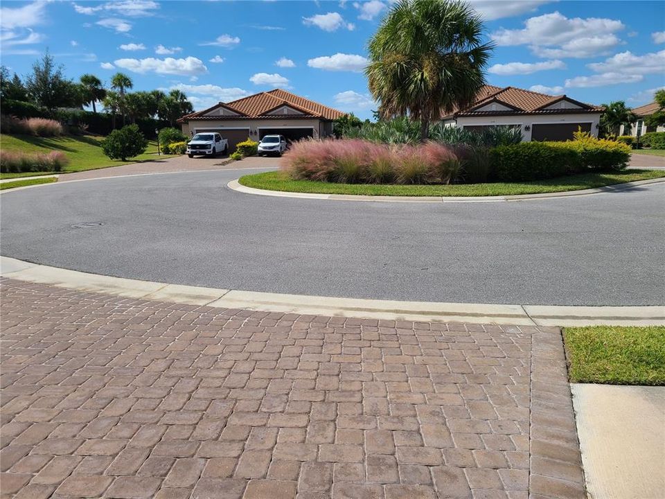 Под контрактом: $3,200 (2 спален, 2 ванн, 1558 Квадратных фут)