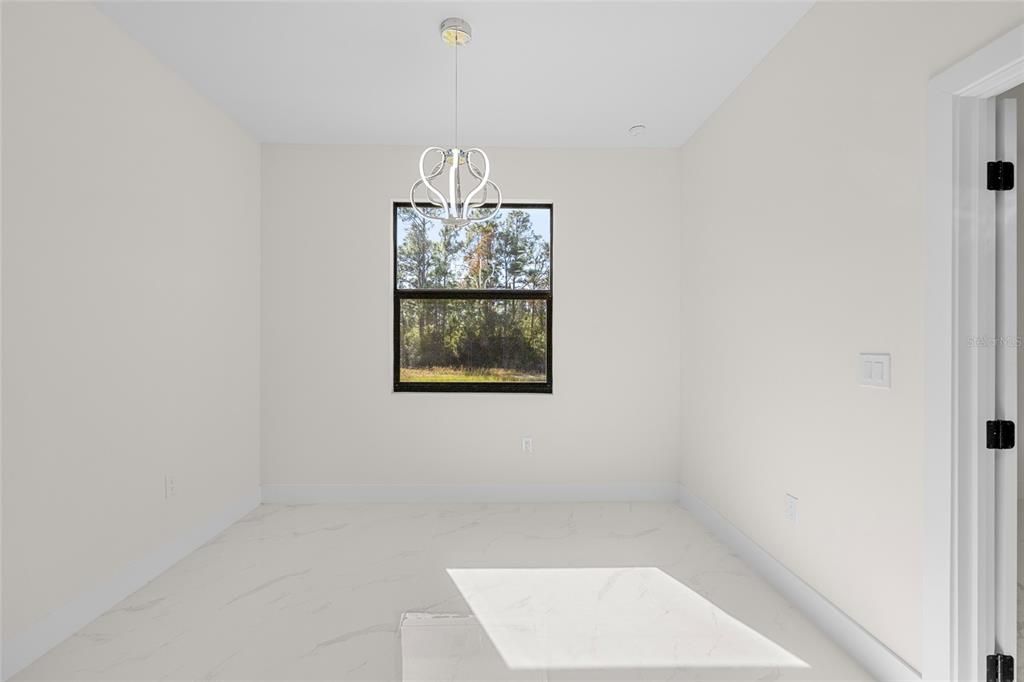 For Sale: $385,000 (4 beds, 3 baths, 1719 Square Feet)