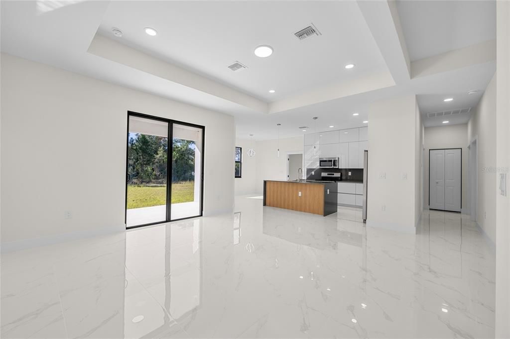 For Sale: $385,000 (4 beds, 3 baths, 1719 Square Feet)