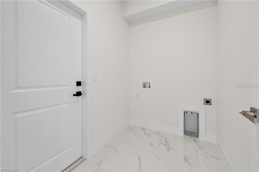 For Sale: $385,000 (4 beds, 3 baths, 1719 Square Feet)