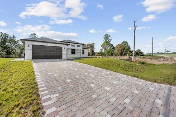 For Sale: $385,000 (4 beds, 3 baths, 1719 Square Feet)