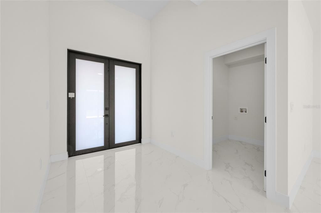 For Sale: $385,000 (4 beds, 3 baths, 1719 Square Feet)