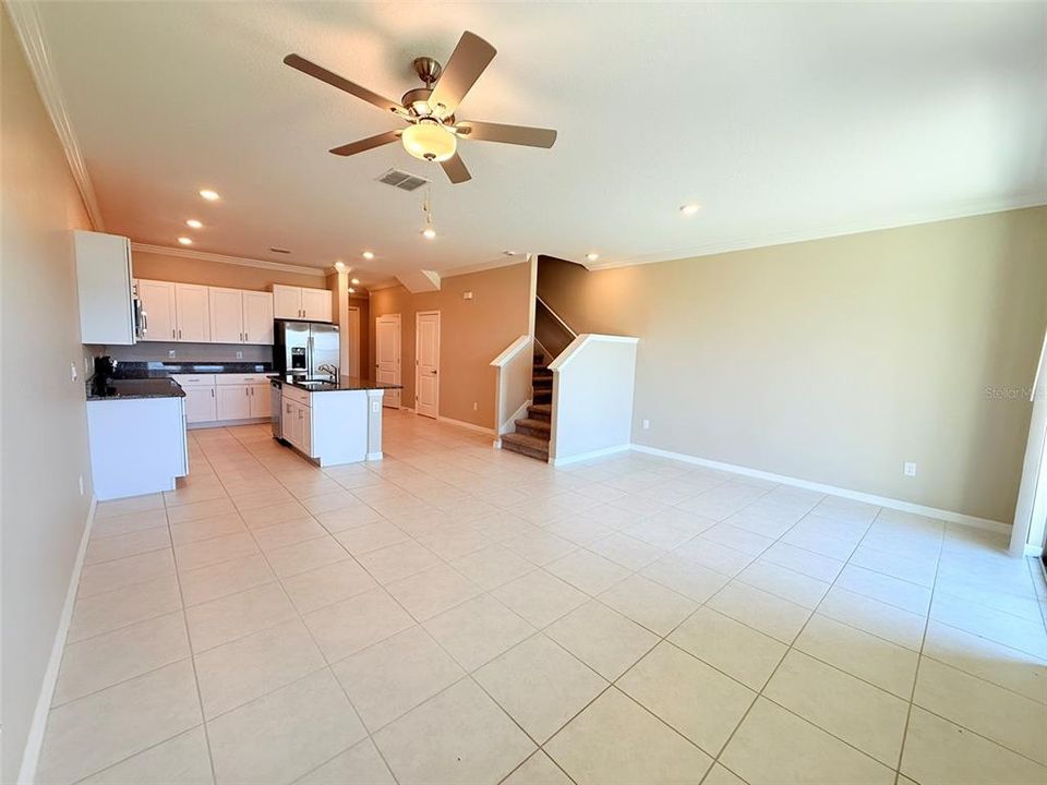 合同活跃: $2,000 (3 贝兹, 2 浴室, 1760 平方英尺)