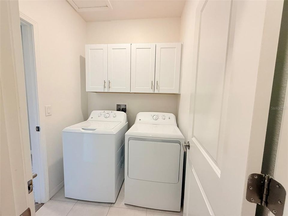 合同活跃: $2,000 (3 贝兹, 2 浴室, 1760 平方英尺)