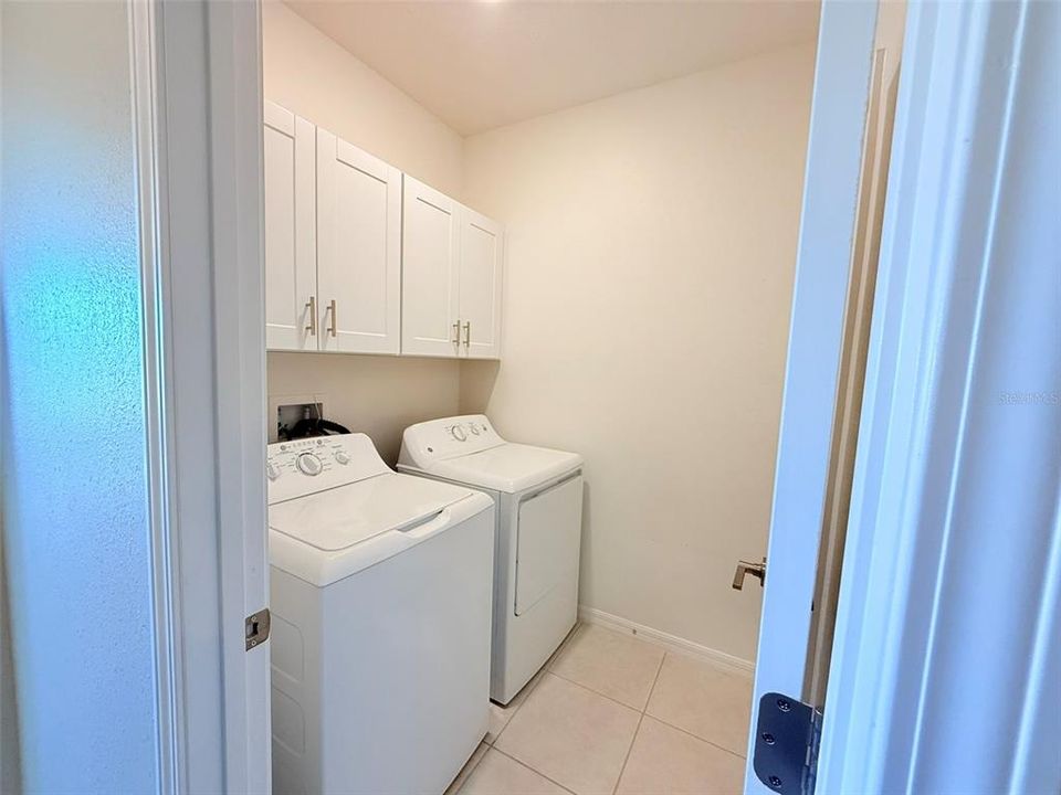 合同活跃: $2,000 (3 贝兹, 2 浴室, 1760 平方英尺)