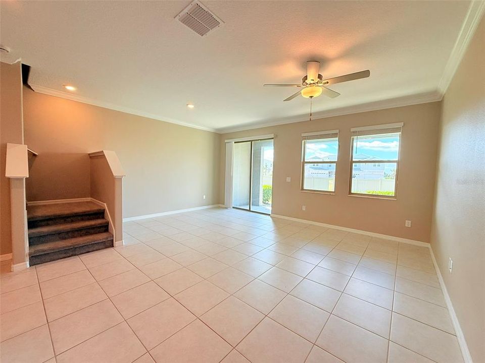 合同活跃: $2,000 (3 贝兹, 2 浴室, 1760 平方英尺)