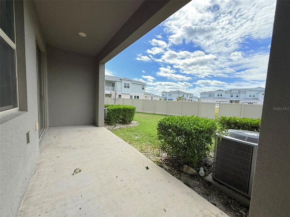 合同活跃: $2,000 (3 贝兹, 2 浴室, 1760 平方英尺)