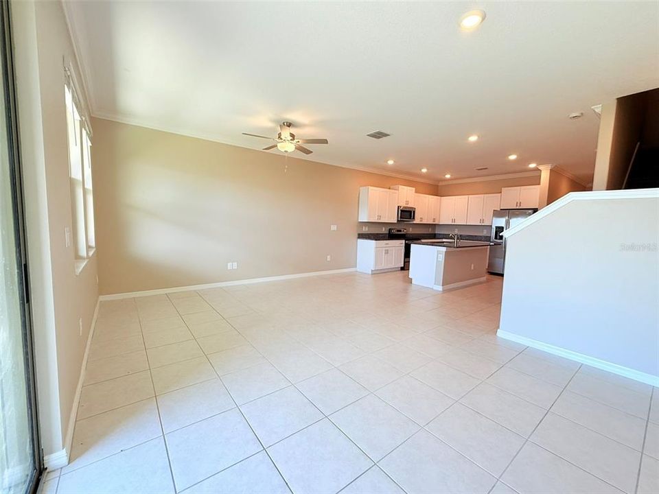 合同活跃: $2,000 (3 贝兹, 2 浴室, 1760 平方英尺)