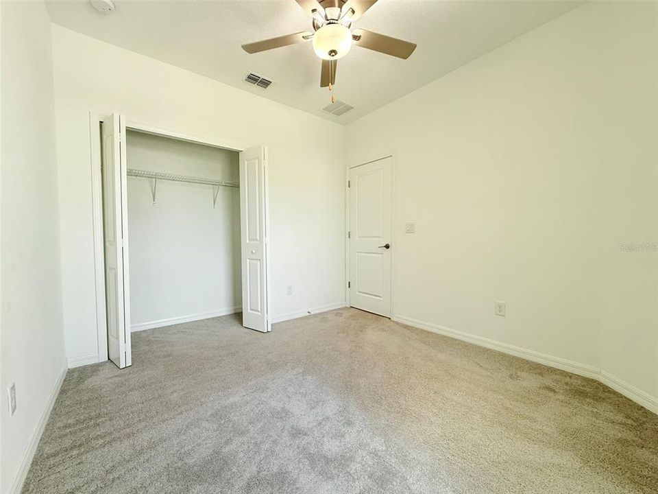 合同活跃: $2,000 (3 贝兹, 2 浴室, 1760 平方英尺)