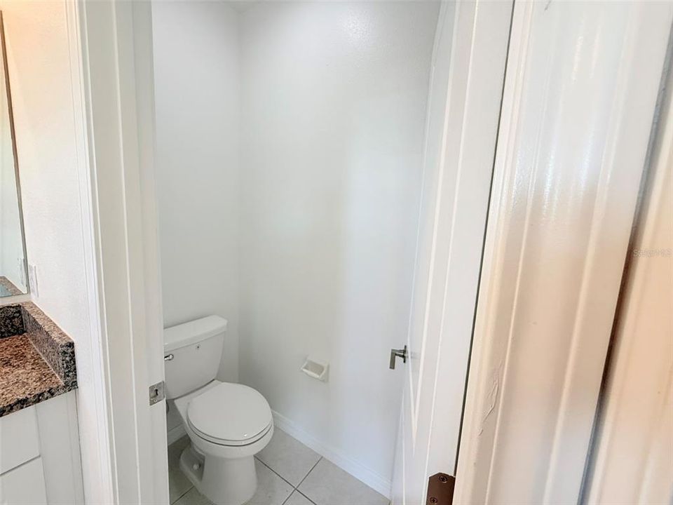 合同活跃: $2,000 (3 贝兹, 2 浴室, 1760 平方英尺)