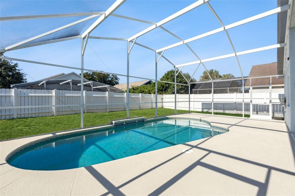 Activo con contrato: $425,000 (4 camas, 3 baños, 1760 Pies cuadrados)