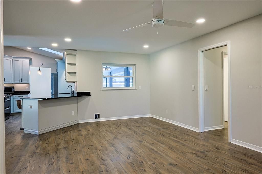 For Sale: $410,000 (3 beds, 2 baths, 1920 Square Feet)