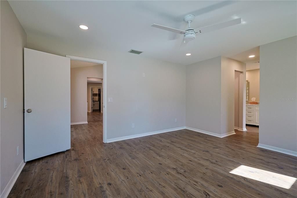 For Sale: $410,000 (3 beds, 2 baths, 1920 Square Feet)