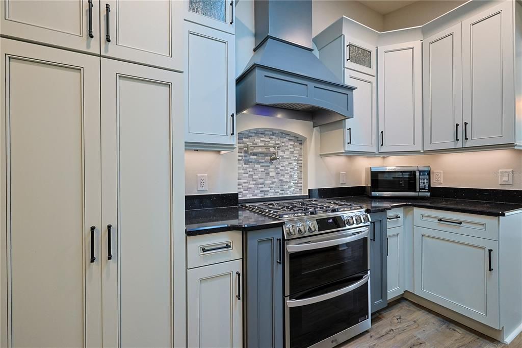 For Sale: $410,000 (3 beds, 2 baths, 1920 Square Feet)