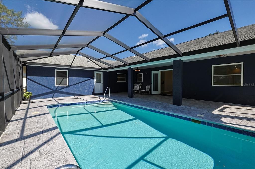 For Sale: $410,000 (3 beds, 2 baths, 1920 Square Feet)