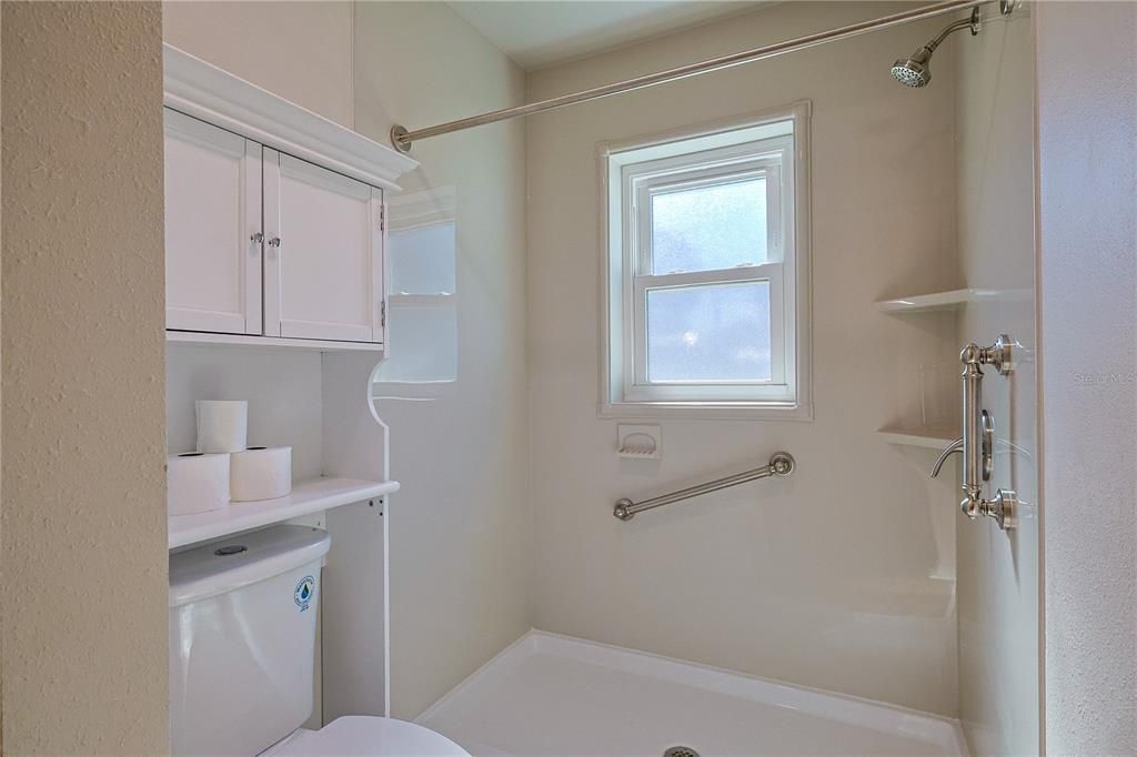 For Sale: $410,000 (3 beds, 2 baths, 1920 Square Feet)