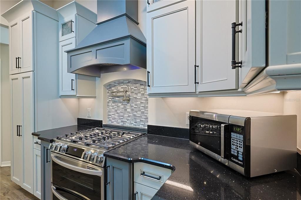 For Sale: $410,000 (3 beds, 2 baths, 1920 Square Feet)