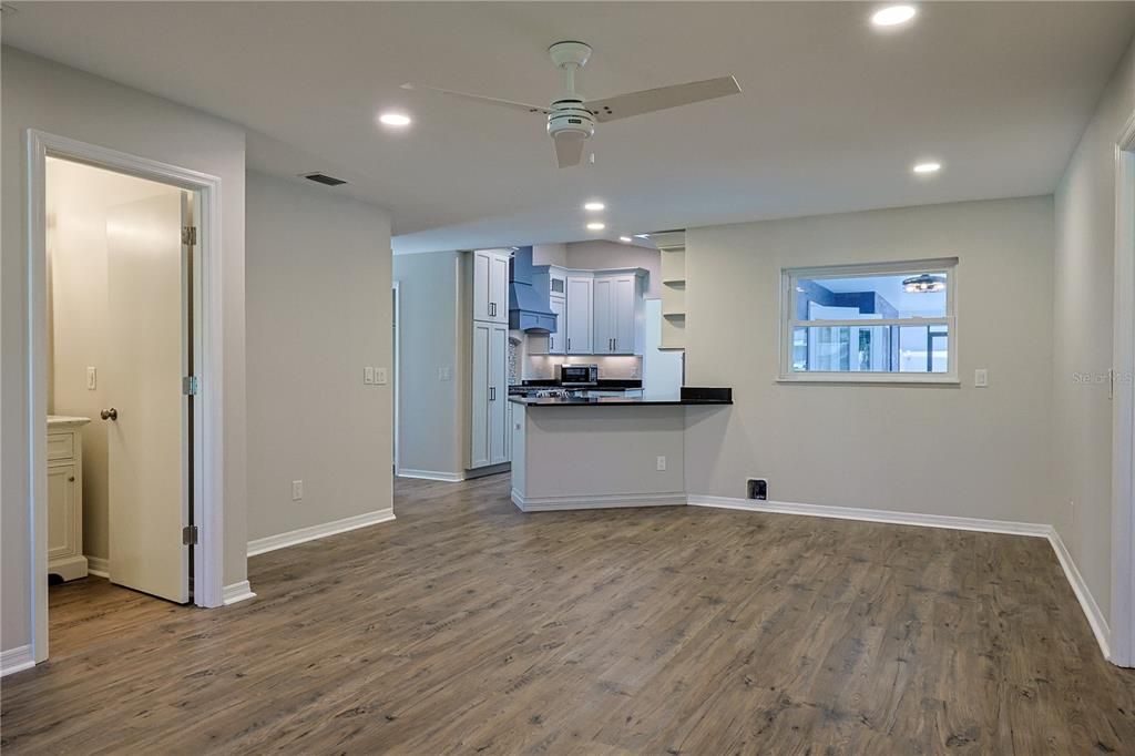 For Sale: $410,000 (3 beds, 2 baths, 1920 Square Feet)