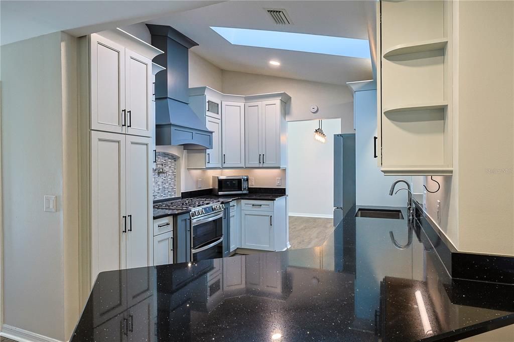 For Sale: $410,000 (3 beds, 2 baths, 1920 Square Feet)