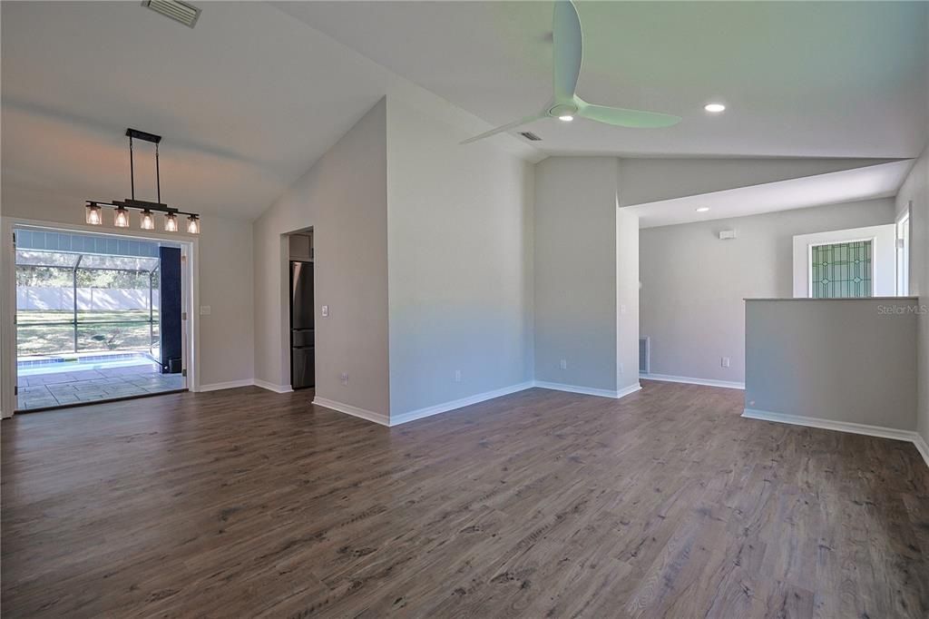 For Sale: $410,000 (3 beds, 2 baths, 1920 Square Feet)